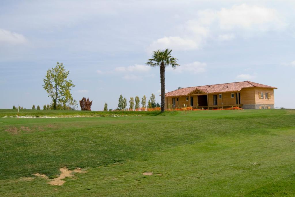 Madame Vacances - Residence Du Golf D'Armagnac Оза Номер фото