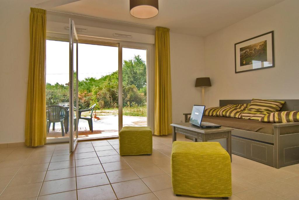 Madame Vacances - Residence Du Golf D'Armagnac Оза Номер фото