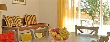 Madame Vacances - Residence Du Golf D'Armagnac Оза Экстерьер фото